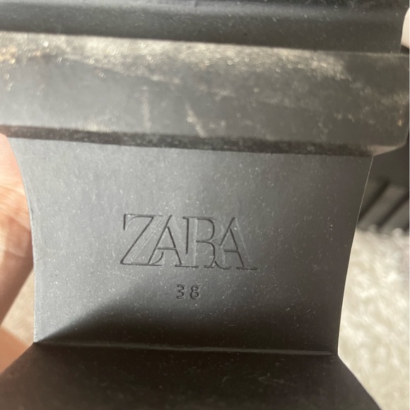 Chunky Zara Boot - Picture 2 of 4